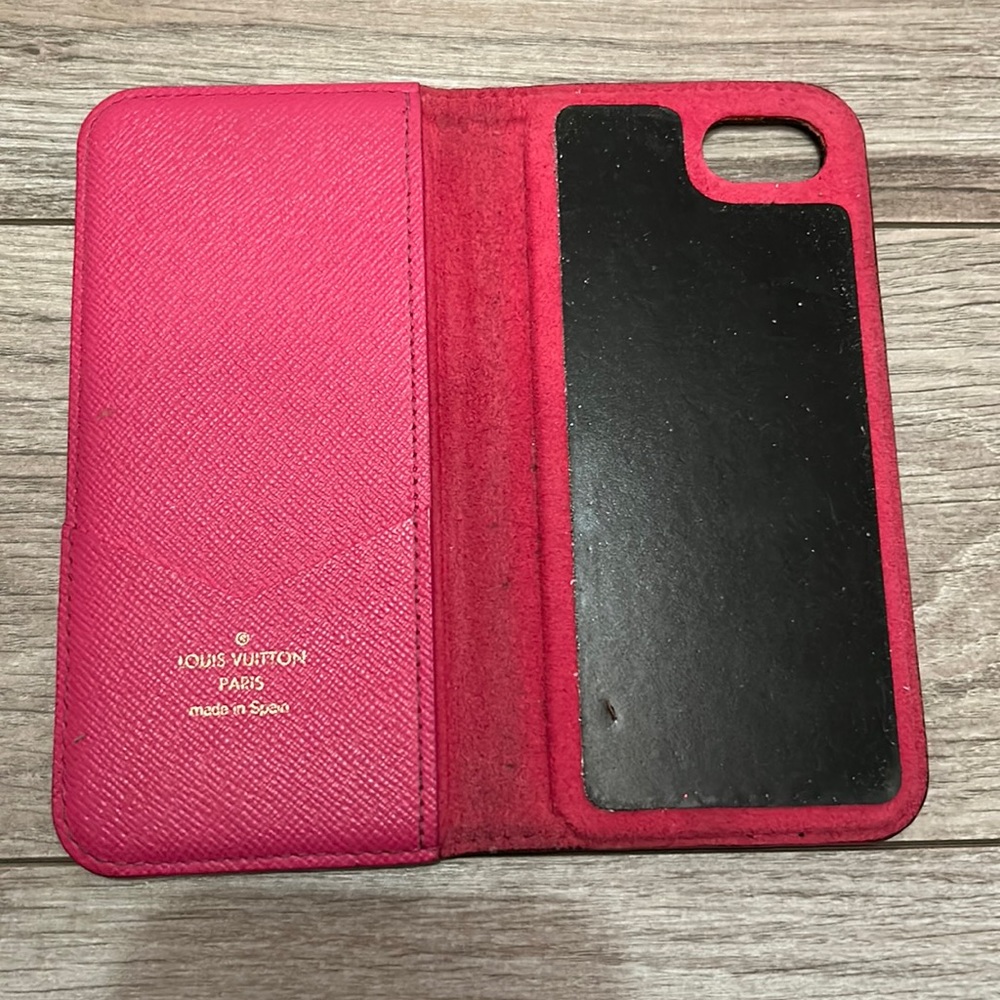 Authentic Lv Iphone 8 Case - Pink Interior View 3